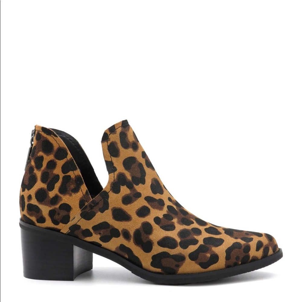 NEW Blondo Eliza Waterproof Bootie in Leopard